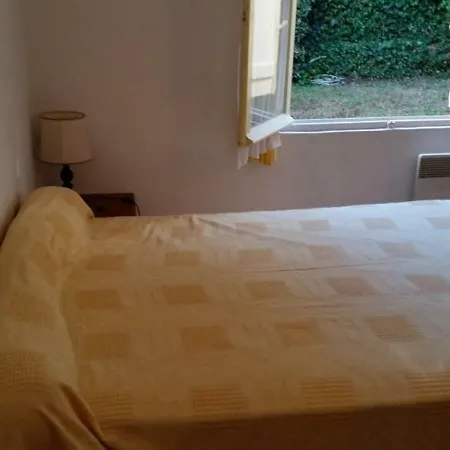 House Maison Proche Centre Et Commerces 2 *